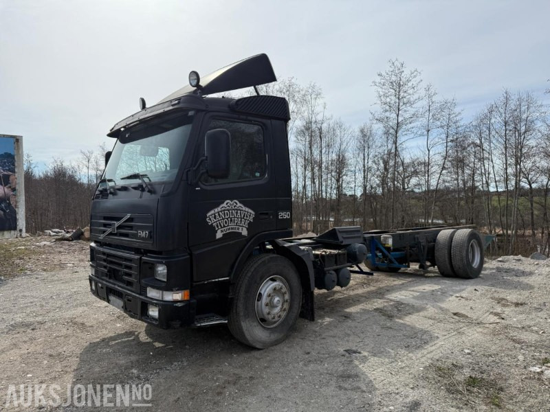 1999 Volvo FM7 CHASSIS. - משאית עם שלדת תא: תמונה 1 1999 Volvo FM7 CHASSIS. - משאית עם שלדת תא: תמונה 1