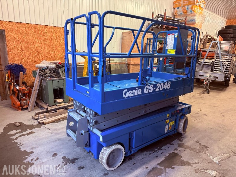 2000 Genie GS-2046 - Sakselift - 1961kg - Uttrekk barplate - פלטפורמה אווירית: תמונה 5 2000 Genie GS-2046 - Sakselift - 1961kg - Uttrekk barplate - פלטפורמה אווירית: תמונה 5