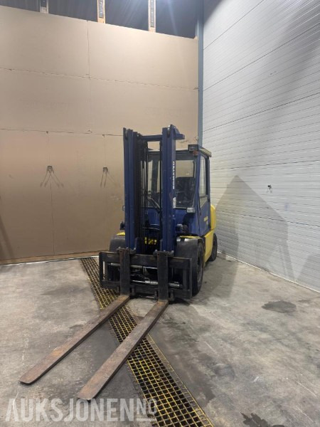 2000 Komatsu FD 45-7 Truck - ציוד לטיפול בחומרים: תמונה 2 2000 Komatsu FD 45-7 Truck - ציוד לטיפול בחומרים: תמונה 2