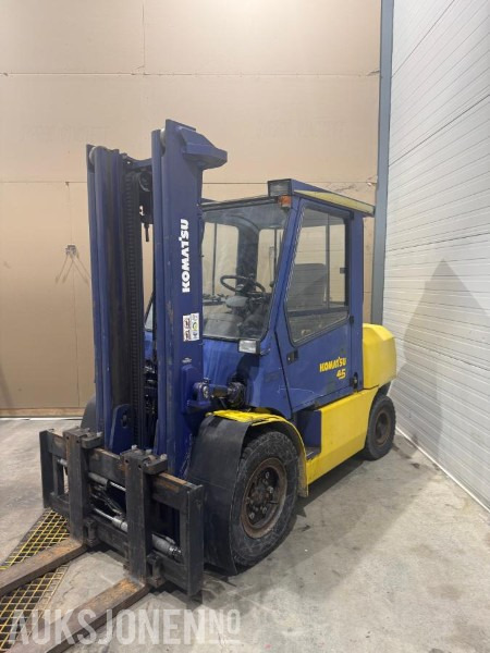 2000 Komatsu FD 45-7 Truck - ציוד לטיפול בחומרים: תמונה 1 2000 Komatsu FD 45-7 Truck - ציוד לטיפול בחומרים: תמונה 1