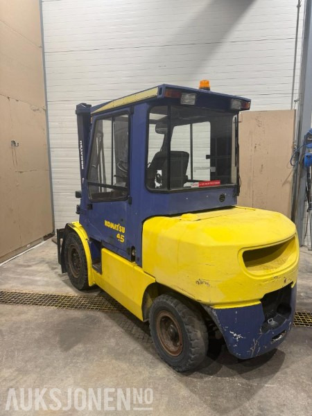 2000 Komatsu FD 45-7 Truck - ציוד לטיפול בחומרים: תמונה 3 2000 Komatsu FD 45-7 Truck - ציוד לטיפול בחומרים: תמונה 3