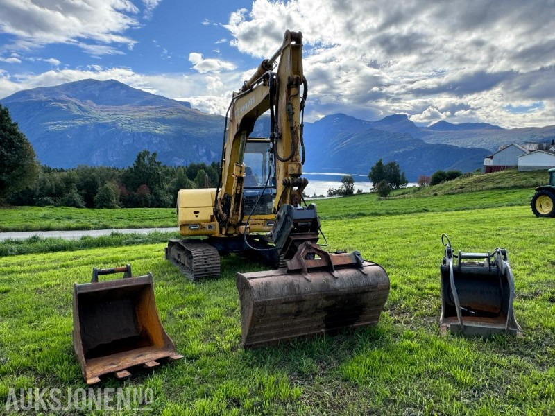 2000 Komatsu PC75 Gravemaskin - S50 feste - Pusskuffe med tiltfunksjon - Graveskuffe - Graveskuffe med klype - מחפר: תמונה 3 2000 Komatsu PC75 Gravemaskin - S50 feste - Pusskuffe med tiltfunksjon - Graveskuffe - Graveskuffe med klype - מחפר: תמונה 3