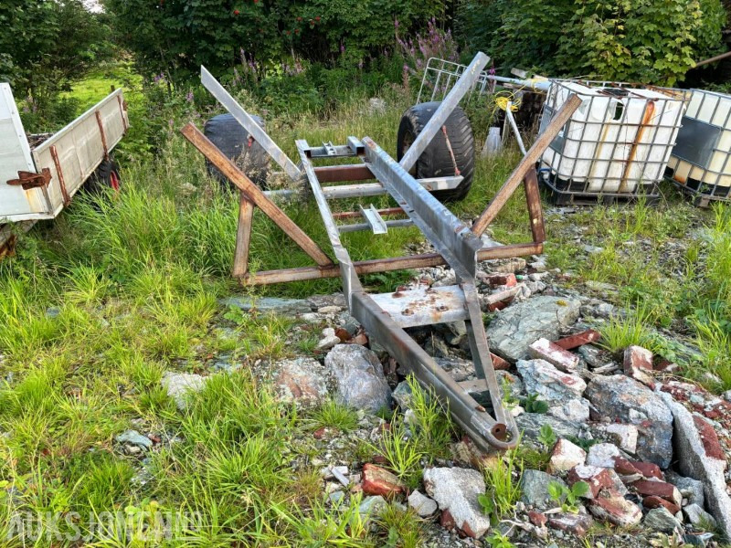 2000 Moi Tømmerhenger - מכונה חקלאית: תמונה 1 2000 Moi Tømmerhenger - מכונה חקלאית: תמונה 1