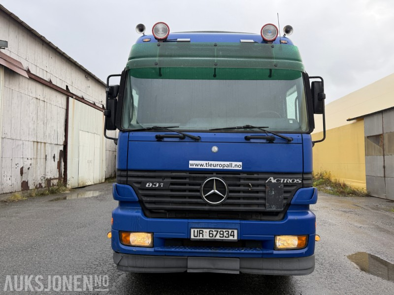 2003 Mercedes-Benz 1831L/60 4X2 - משאית תיבה: תמונה 2 2003 Mercedes-Benz 1831L/60 4X2 - משאית תיבה: תמונה 2