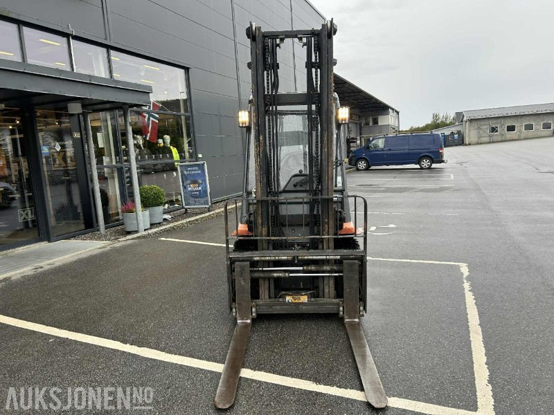 ציוד לטיפול בחומרים 2004 Toyota Diesel truck 62-7FDF30 - Løftekapasitet 3000 kg - Løftehøyde 4m - Sertifisert: תמונה 8