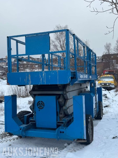 2005 Genie 4390 SAKSLIFT - 3878 Timer - פלטפורמה אווירית: תמונה 3 2005 Genie 4390 SAKSLIFT - 3878 Timer - פלטפורמה אווירית: תמונה 3