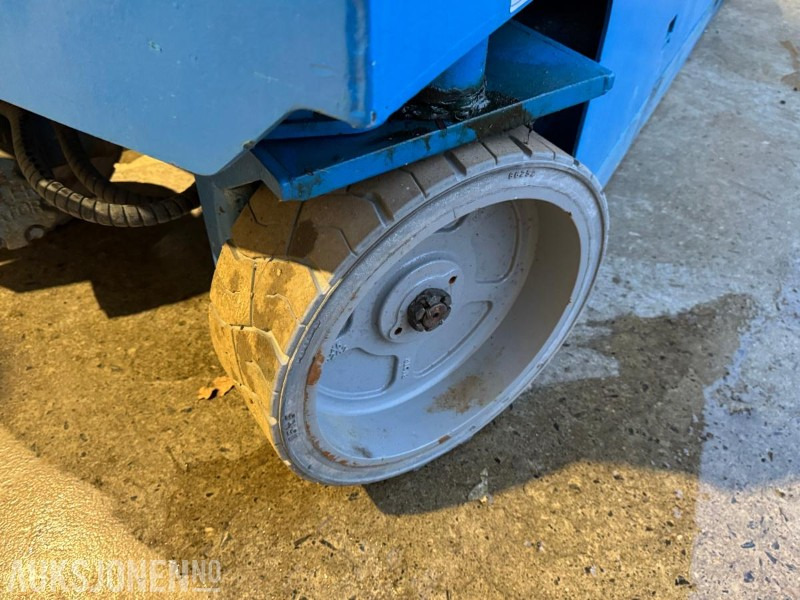 פלטפורמה אווירית 2006 Genie GS2632 sakselift / 10 meter: תמונה 9 פלטפורמה אווירית 2006 Genie GS2632 sakselift / 10 meter: תמונה 9