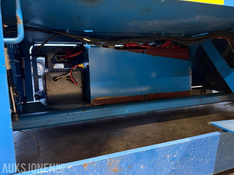 פלטפורמה אווירית 2006 Genie GS2632 sakselift / 10 meter: תמונה 11 פלטפורמה אווירית 2006 Genie GS2632 sakselift / 10 meter: תמונה 11