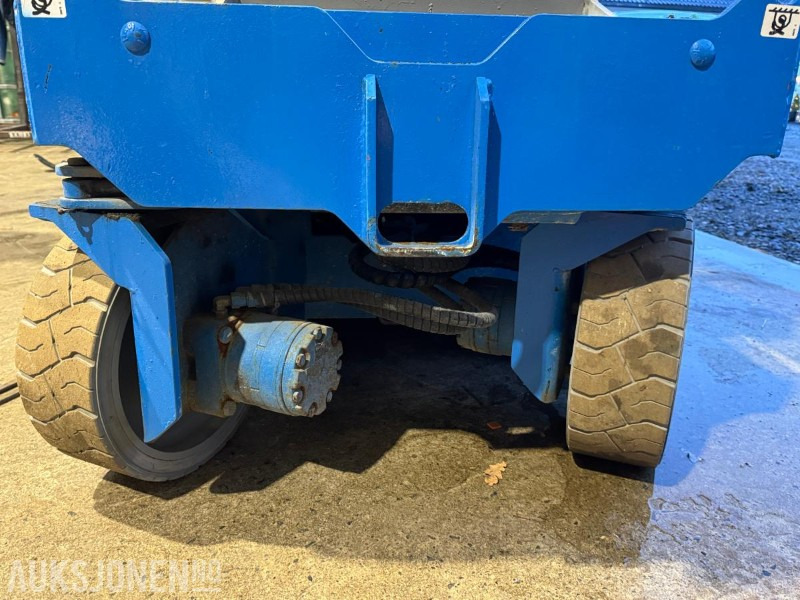 פלטפורמה אווירית 2006 Genie GS2632 sakselift / 10 meter: תמונה 13 פלטפורמה אווירית 2006 Genie GS2632 sakselift / 10 meter: תמונה 13