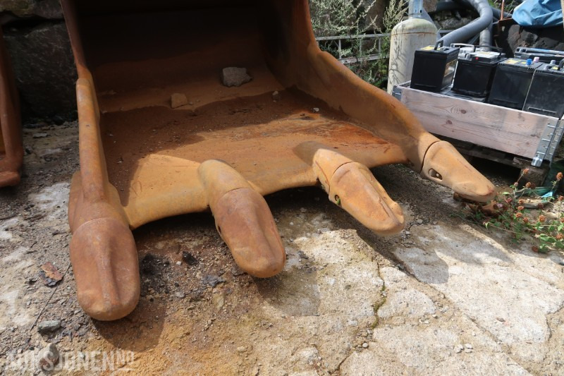 2006 MST Graveskuffe, 1800 liter og KM02 feste - צרופה עבור מכונת בנייה: תמונה 2 2006 MST Graveskuffe, 1800 liter og KM02 feste - צרופה עבור מכונת בנייה: תמונה 2