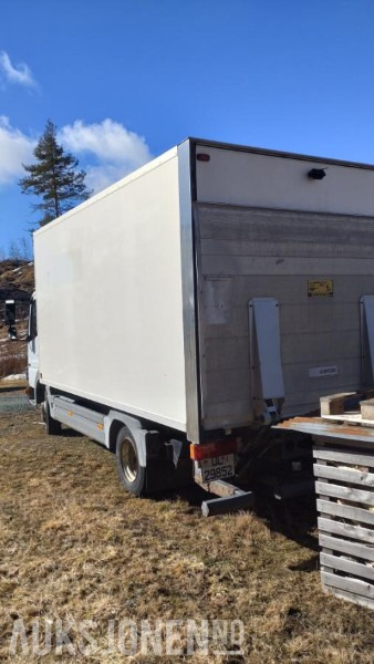 2006 Mercedes-Benz 818/33AT 7,5 skapbil ryggekamera s+v dekk kjetting - משאית תיבה: תמונה 5 2006 Mercedes-Benz 818/33AT 7,5 skapbil ryggekamera s+v dekk kjetting - משאית תיבה: תמונה 5