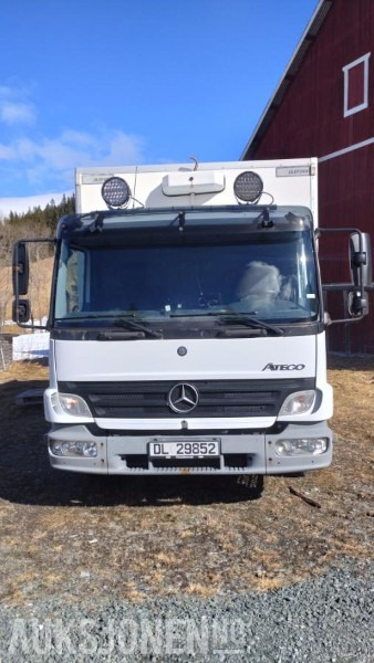 2006 Mercedes-Benz 818/33AT 7,5 skapbil ryggekamera s+v dekk kjetting - משאית תיבה: תמונה 2 2006 Mercedes-Benz 818/33AT 7,5 skapbil ryggekamera s+v dekk kjetting - משאית תיבה: תמונה 2