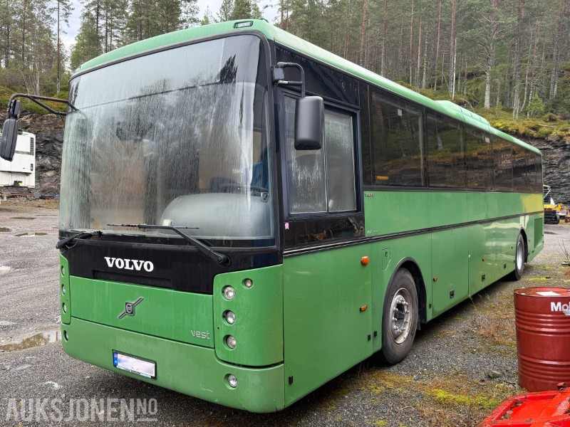 2006 Volvo B12B 4X2 - Campingbuss - Festivalbuss - Handicapheis - Solcelleanlegg - אוטובוס: תמונה 1 2006 Volvo B12B 4X2 - Campingbuss - Festivalbuss - Handicapheis - Solcelleanlegg - אוטובוס: תמונה 1