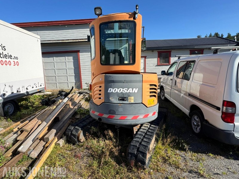 2007 Doosan DX35Z gravemaskin med tilt og pusseskuffe / rep objekt / 1729 timer - מחפר: תמונה 4 2007 Doosan DX35Z gravemaskin med tilt og pusseskuffe / rep objekt / 1729 timer - מחפר: תמונה 4