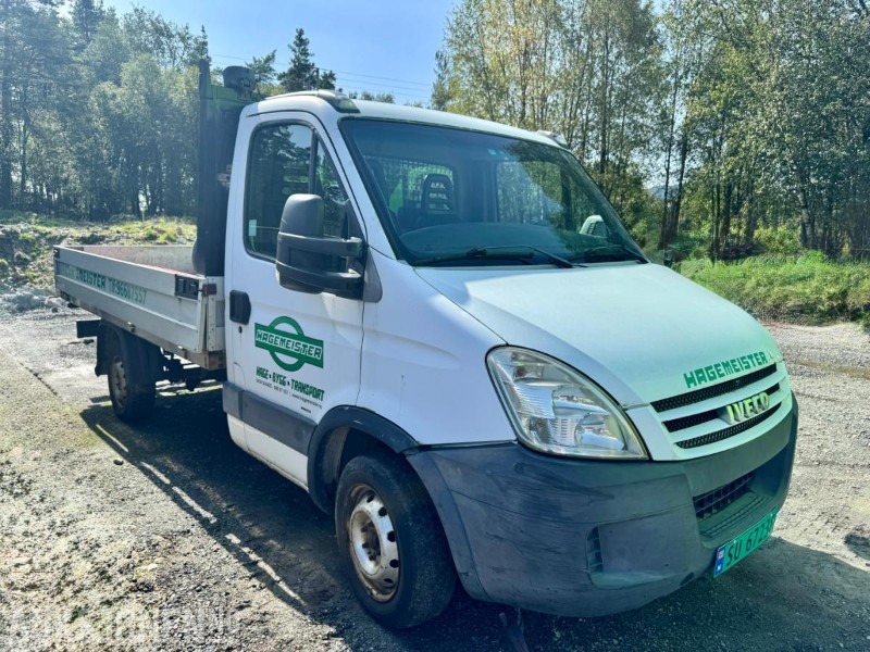 2007 Iveco 29L12 - Hengerfeste - Webasto - Km: 106000 - משאית צד נופל/ שטוחה: תמונה 2 2007 Iveco 29L12 - Hengerfeste - Webasto - Km: 106000 - משאית צד נופל/ שטוחה: תמונה 2