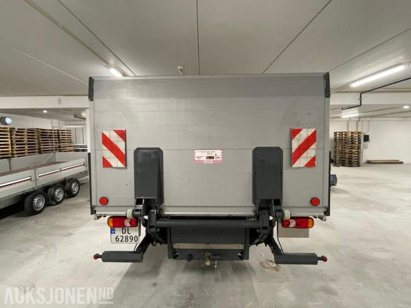 2007 RENAULT MIDLUM LASTEBIL - PLANBIL MED LIFT. KUN 95544 KM! - משאית צד נופל/ שטוחה: תמונה 5 2007 RENAULT MIDLUM LASTEBIL - PLANBIL MED LIFT. KUN 95544 KM! - משאית צד נופל/ שטוחה: תמונה 5