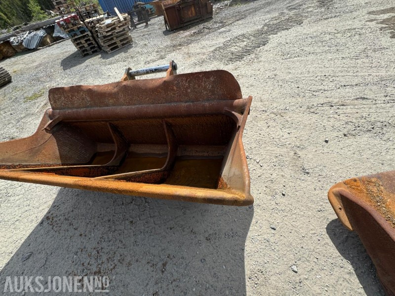 2007 SMP Hydraulisk Pusseskuffe – 1800L | 4 Sylindere | S80 - צרופה עבור מכונת בנייה: תמונה 2 2007 SMP Hydraulisk Pusseskuffe – 1800L | 4 Sylindere | S80 - צרופה עבור מכונת בנייה: תמונה 2