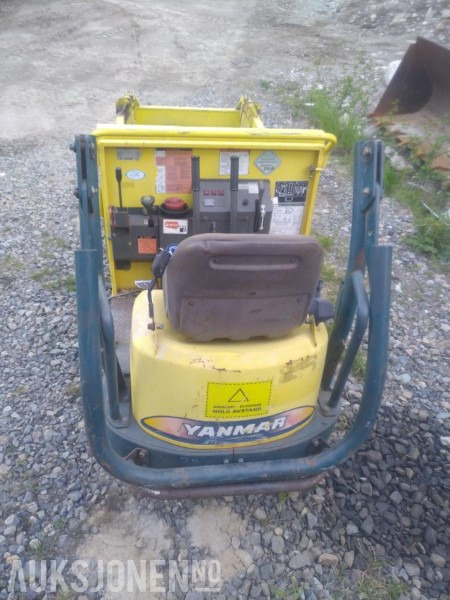 2007 Yanmar C12r beltedumper med treveis tipp - מסיר פסולת: תמונה 3 2007 Yanmar C12r beltedumper med treveis tipp - מסיר פסולת: תמונה 3