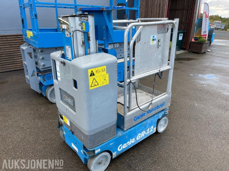 2008 Genie GR 12 Mastelift 234 timer - פלטפורמה אווירית: תמונה 4 2008 Genie GR 12 Mastelift 234 timer - פלטפורמה אווירית: תמונה 4