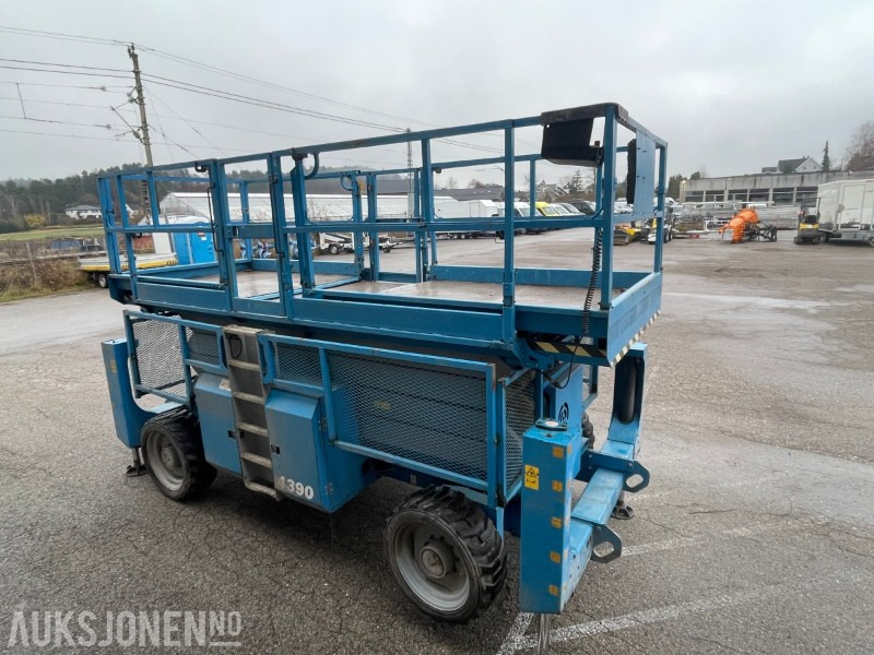 2008 Genie GS4390 - 15m dieseldrevet sakselift - פלטפורמה אווירית: תמונה 5 2008 Genie GS4390 - 15m dieseldrevet sakselift - פלטפורמה אווירית: תמונה 5