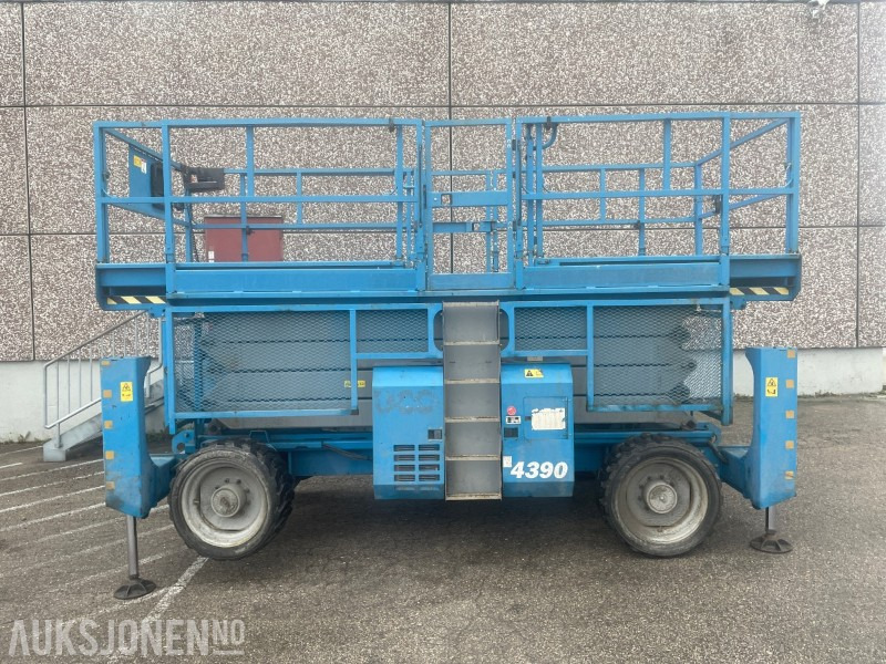 2008 Genie GS4390 - 15m dieseldrevet sakselift - פלטפורמה אווירית: תמונה 3 2008 Genie GS4390 - 15m dieseldrevet sakselift - פלטפורמה אווירית: תמונה 3
