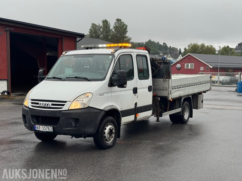 2008 Iveco Daily 65C18 lastebil - kranbil m/plan, HMF 340-kran, dobbeltkabin - משאית מנוף: תמונה 1 2008 Iveco Daily 65C18 lastebil - kranbil m/plan, HMF 340-kran, dobbeltkabin - משאית מנוף: תמונה 1