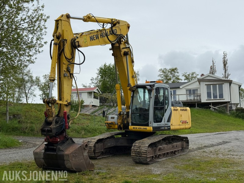 2008 Kobelco E215B Beltegraver - 2 skuffer - Rotortilt og leddet bom - מחפר: תמונה 1 2008 Kobelco E215B Beltegraver - 2 skuffer - Rotortilt og leddet bom - מחפר: תמונה 1