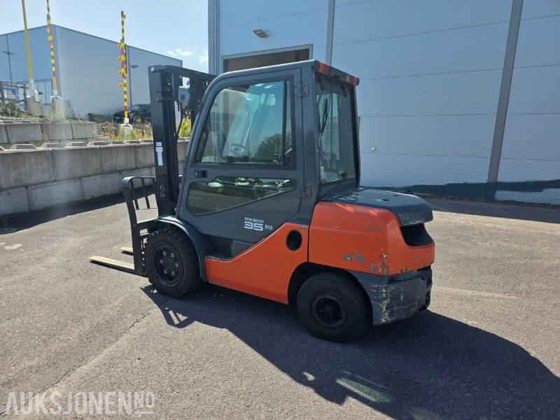 2008 Toyota Tonero 35 Motvektstruck - Diesel - 7972 Arbeidstimer - - ציוד לטיפול בחומרים: תמונה 3 2008 Toyota Tonero 35 Motvektstruck - Diesel - 7972 Arbeidstimer - - ציוד לטיפול בחומרים: תמונה 3