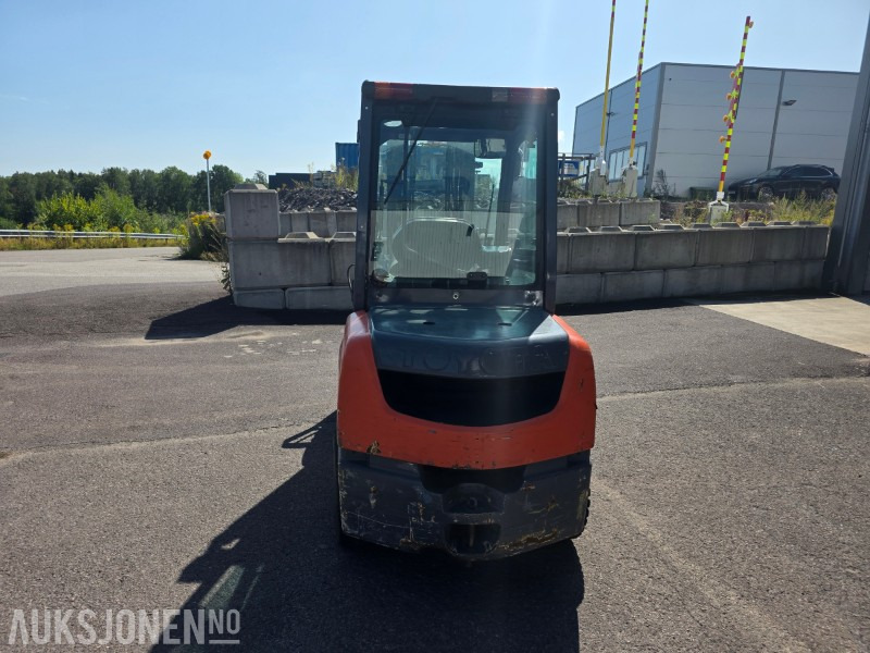 2008 Toyota Tonero 35 Motvektstruck - Diesel - 7972 Arbeidstimer - - ציוד לטיפול בחומרים: תמונה 4 2008 Toyota Tonero 35 Motvektstruck - Diesel - 7972 Arbeidstimer - - ציוד לטיפול בחומרים: תמונה 4