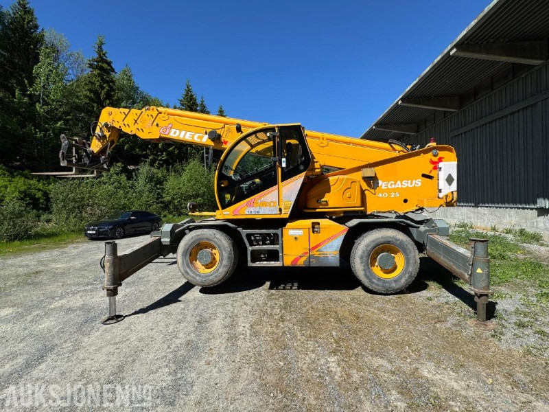 2009 Dieci Pegasus 40.25 rundtomsvingende teleskoptruck med kurv / vinsj / pallegaffler - מפעיל טלסקופי: תמונה 2 2009 Dieci Pegasus 40.25 rundtomsvingende teleskoptruck med kurv / vinsj / pallegaffler - מפעיל טלסקופי: תמונה 2