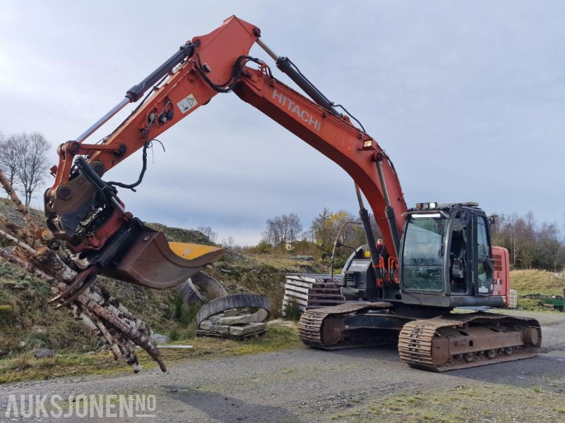 2009 Hitachi ZX225USLC-3 Beltegraver m/GPS/Rototilt med klype/3 skuffer, 12800 timer - מחפר: תמונה 1 2009 Hitachi ZX225USLC-3 Beltegraver m/GPS/Rototilt med klype/3 skuffer, 12800 timer - מחפר: תמונה 1