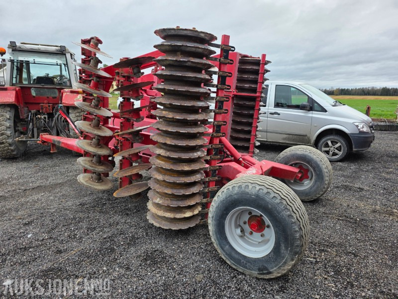 2010 HE-VA skålharv 4 m bredde - מכונה חקלאית: תמונה 4 2010 HE-VA skålharv 4 m bredde - מכונה חקלאית: תמונה 4