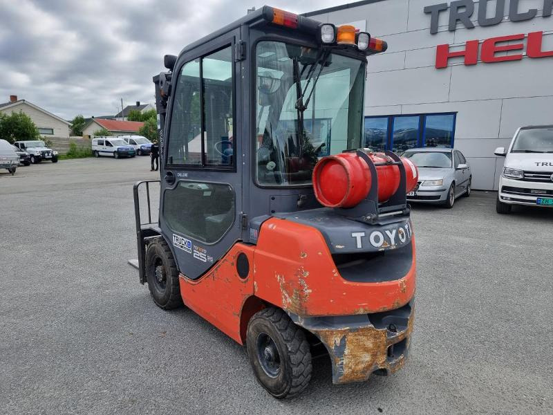 2010 Toyota 2010 Toyota 02-8FGF25 - 2,5 tonns propantruck - 4,7 m løftehøyde - ציוד לטיפול בחומרים: תמונה 4 2010 Toyota 2010 Toyota 02-8FGF25 - 2,5 tonns propantruck - 4,7 m løftehøyde - ציוד לטיפול בחומרים: תמונה 4