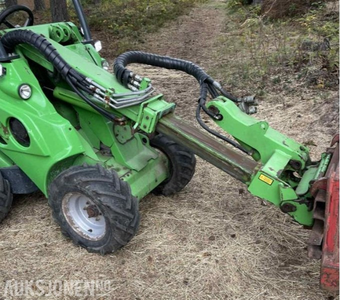 2011 Avant 520 - מעמיס היגוי החלקה: תמונה 4 2011 Avant 520 - מעמיס היגוי החלקה: תמונה 4