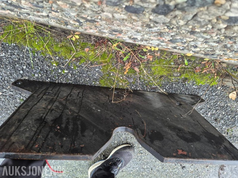 2011 Brøyteplate / brøytefeste til New Holland TS 110 - מכונה חקלאית: תמונה 3 2011 Brøyteplate / brøytefeste til New Holland TS 110 - מכונה חקלאית: תמונה 3