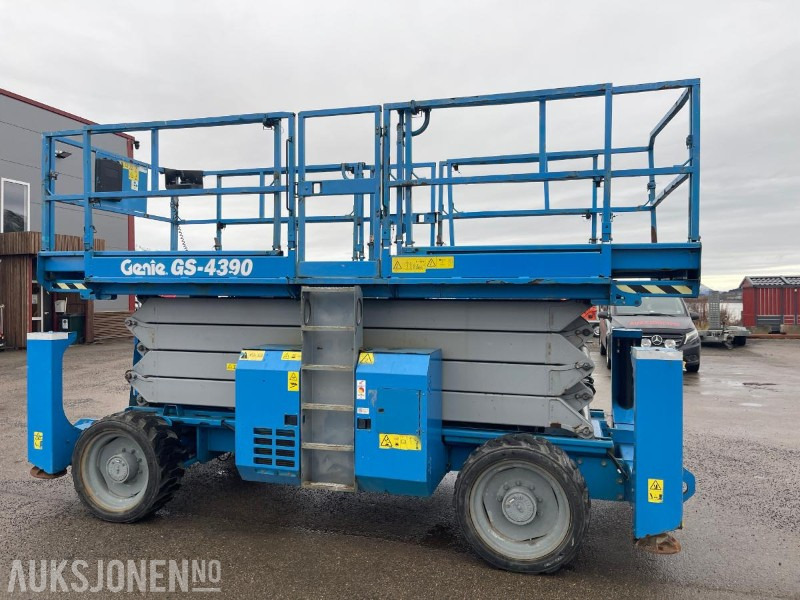 2011 Genie GS 4390 Sakselift, 1698 timer - פלטפורמה אווירית: תמונה 4 2011 Genie GS 4390 Sakselift, 1698 timer - פלטפורמה אווירית: תמונה 4
