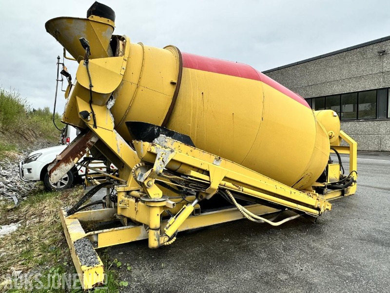 2011 MSM 9M betongtrommel på krokramme - 9 m hydraulisk renne - משאית: תמונה 5 2011 MSM 9M betongtrommel på krokramme - 9 m hydraulisk renne - משאית: תמונה 5