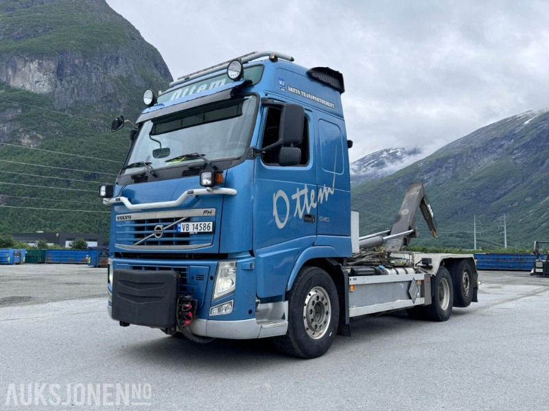 2011 Volvo FH 13 - 540 - Krokbil - Brøyterigget - Fjernstyrt JOAB krokløft - S90 sandstrøere - משאית הרמת וו: תמונה 1 2011 Volvo FH 13 - 540 - Krokbil - Brøyterigget - Fjernstyrt JOAB krokløft - S90 sandstrøere - משאית הרמת וו: תמונה 1