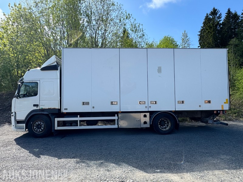 2011 Volvo FM-330 skapbil med full sideåpning og løftelem - משאית תיבה: תמונה 5 2011 Volvo FM-330 skapbil med full sideåpning og løftelem - משאית תיבה: תמונה 5