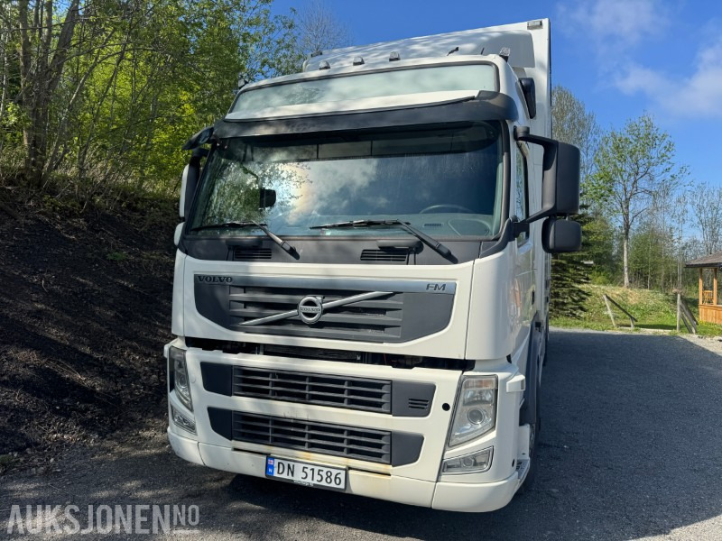 2011 Volvo FM-330 skapbil med full sideåpning og løftelem - משאית תיבה: תמונה 3 2011 Volvo FM-330 skapbil med full sideåpning og løftelem - משאית תיבה: תמונה 3