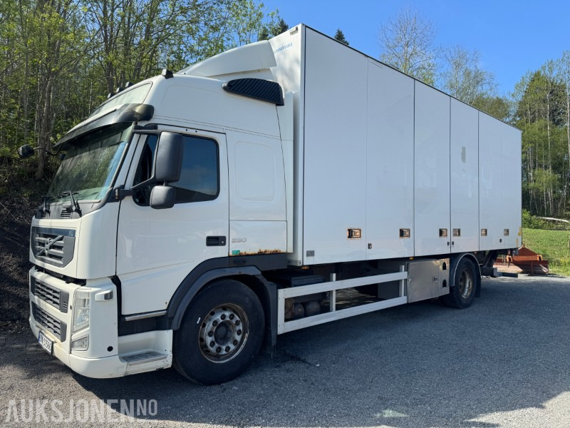 2011 Volvo FM-330 skapbil med full sideåpning og løftelem - משאית תיבה: תמונה 2 2011 Volvo FM-330 skapbil med full sideåpning og løftelem - משאית תיבה: תמונה 2