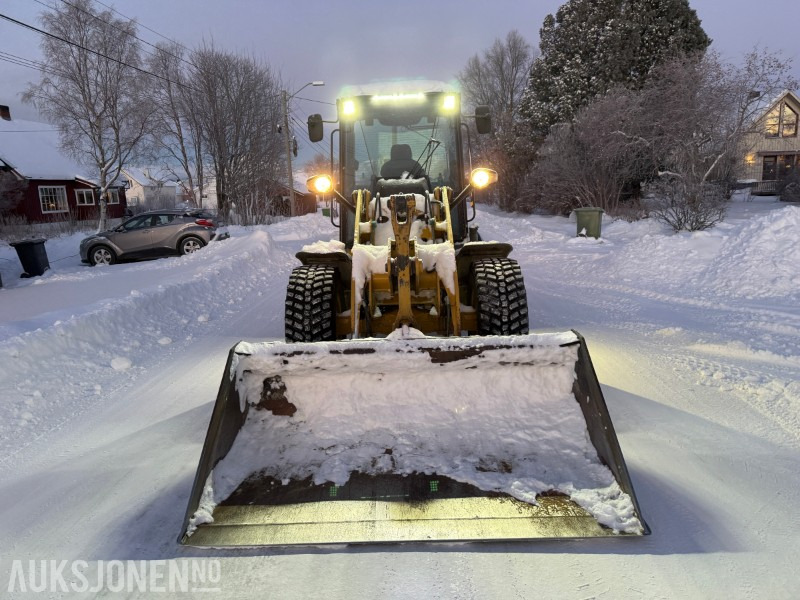 2012 Cat 907H2 - Planeringsskuffe - Pallegaffler - 3646T - מעמיס גלגלים: תמונה 2 2012 Cat 907H2 - Planeringsskuffe - Pallegaffler - 3646T - מעמיס גלגלים: תמונה 2