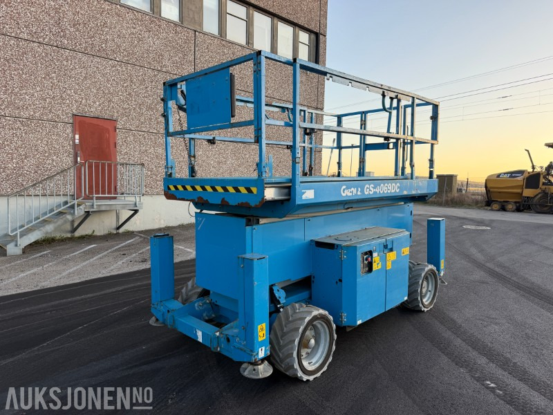 2012 Genie GS-4069 terrenggående sakselift med arbeidshøyde på 14 meter og løftekapasitet på 363 kg - פלטפורמה אווירית: תמונה 2 2012 Genie GS-4069 terrenggående sakselift med arbeidshøyde på 14 meter og løftekapasitet på 363 kg - פלטפורמה אווירית: תמונה 2