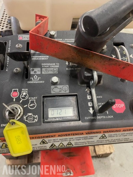 2012 Husqvarna FS524 selvgående gulvsag - ציוד בנייה: תמונה 5 2012 Husqvarna FS524 selvgående gulvsag - ציוד בנייה: תמונה 5