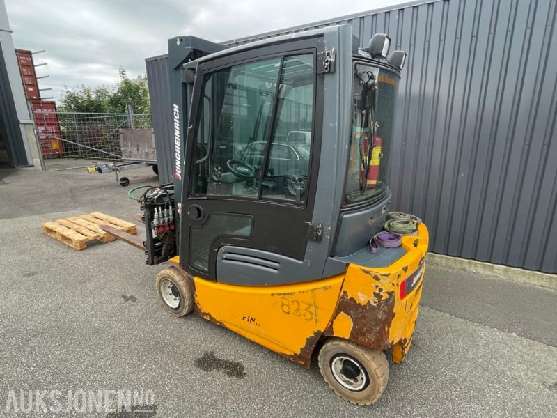 2012 Jungheinrich EFG 320 EL.Truck - Ravas vekt - 7 m. løftehøyde - 2 tonn løftekapasitet - 4812 timer. - ציוד לטיפול בחומרים: תמונה 3 2012 Jungheinrich EFG 320 EL.Truck - Ravas vekt - 7 m. løftehøyde - 2 tonn løftekapasitet - 4812 timer. - ציוד לטיפול בחומרים: תמונה 3