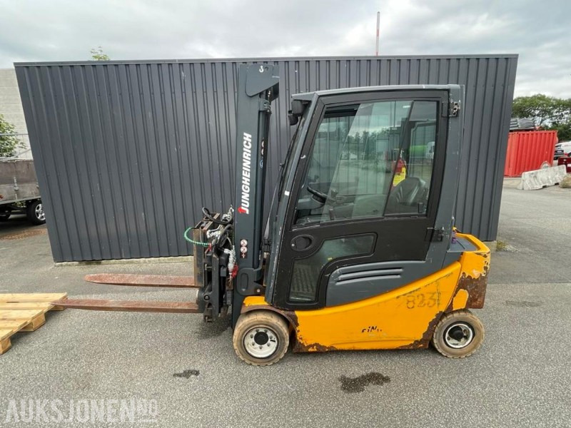 2012 Jungheinrich EFG 320 EL.Truck - Ravas vekt - 7 m. løftehøyde - 2 tonn løftekapasitet - 4812 timer. - ציוד לטיפול בחומרים: תמונה 2 2012 Jungheinrich EFG 320 EL.Truck - Ravas vekt - 7 m. løftehøyde - 2 tonn løftekapasitet - 4812 timer. - ציוד לטיפול בחומרים: תמונה 2