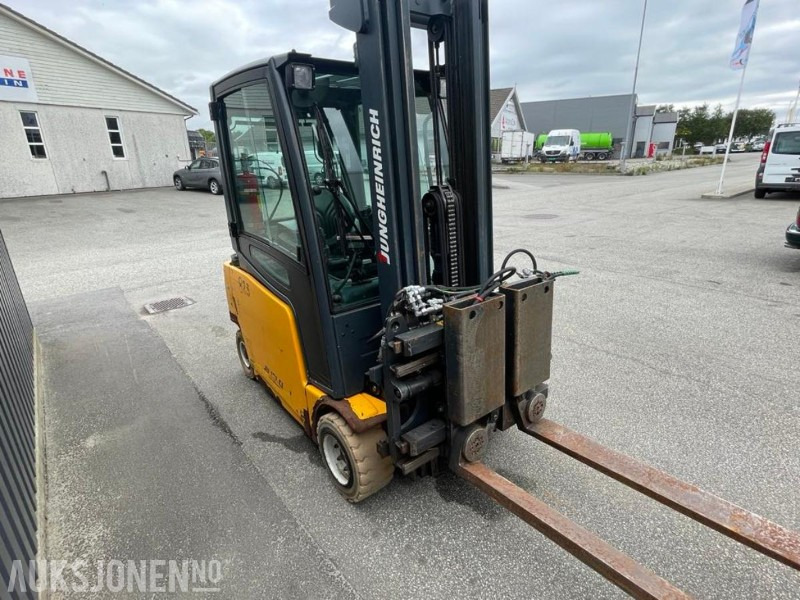 2012 Jungheinrich EFG 320 EL.Truck - Ravas vekt - 7 m. løftehøyde - 2 tonn løftekapasitet - 4812 timer. - ציוד לטיפול בחומרים: תמונה 5 2012 Jungheinrich EFG 320 EL.Truck - Ravas vekt - 7 m. løftehøyde - 2 tonn løftekapasitet - 4812 timer. - ציוד לטיפול בחומרים: תמונה 5