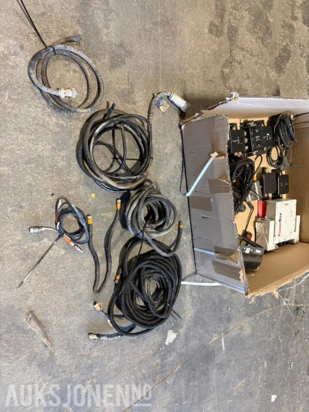 2012 Leica MNS1250 GG GPS Navigasjon System - צרופה עבור מכונת בנייה: תמונה 4 2012 Leica MNS1250 GG GPS Navigasjon System - צרופה עבור מכונת בנייה: תמונה 4