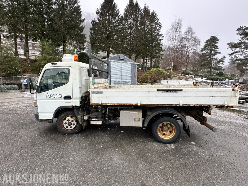 2012 Mitsubishi Fuso Canter 7C15 3-veis tipp, 126125km - משאית צד נופל/ שטוחה: תמונה 2 2012 Mitsubishi Fuso Canter 7C15 3-veis tipp, 126125km - משאית צד נופל/ שטוחה: תמונה 2