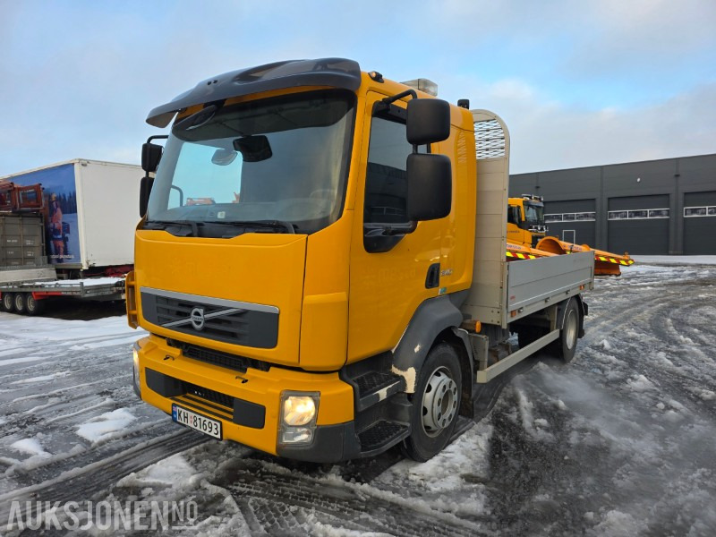 2012 Volvo FL 612 lastebil med plan - משאית צד נופל/ שטוחה: תמונה 1 2012 Volvo FL 612 lastebil med plan - משאית צד נופל/ שטוחה: תמונה 1
